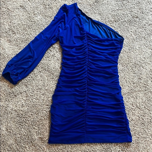 Elegant One-Shoulder Blue Dress - Picture 3 of 4